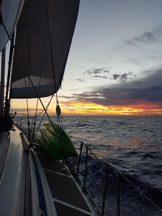 2 Nuits Insolites & 1 Excursion Voile A Bord Du Voilier Mori Ora Moorea Εξωτερικό φωτογραφία